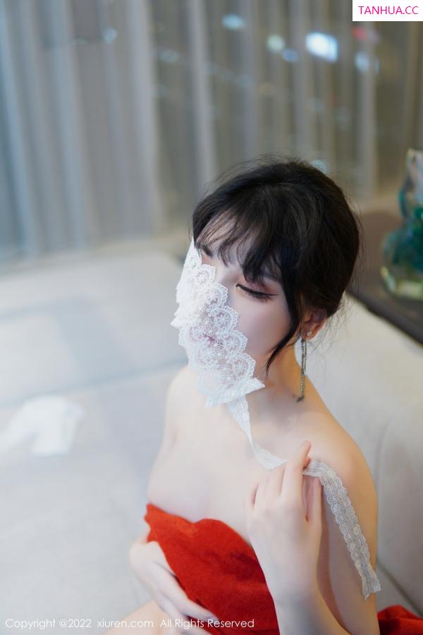   [XiuRen]高清写真图 2022.12.21 No.6022 桃桃子_ 新人美腿第60张图片